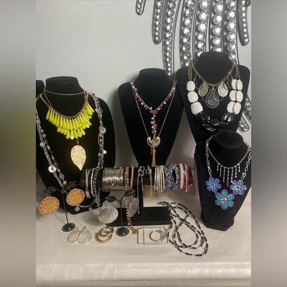 Fashion assorted jewelry lot#581 - Picture 2 of 8